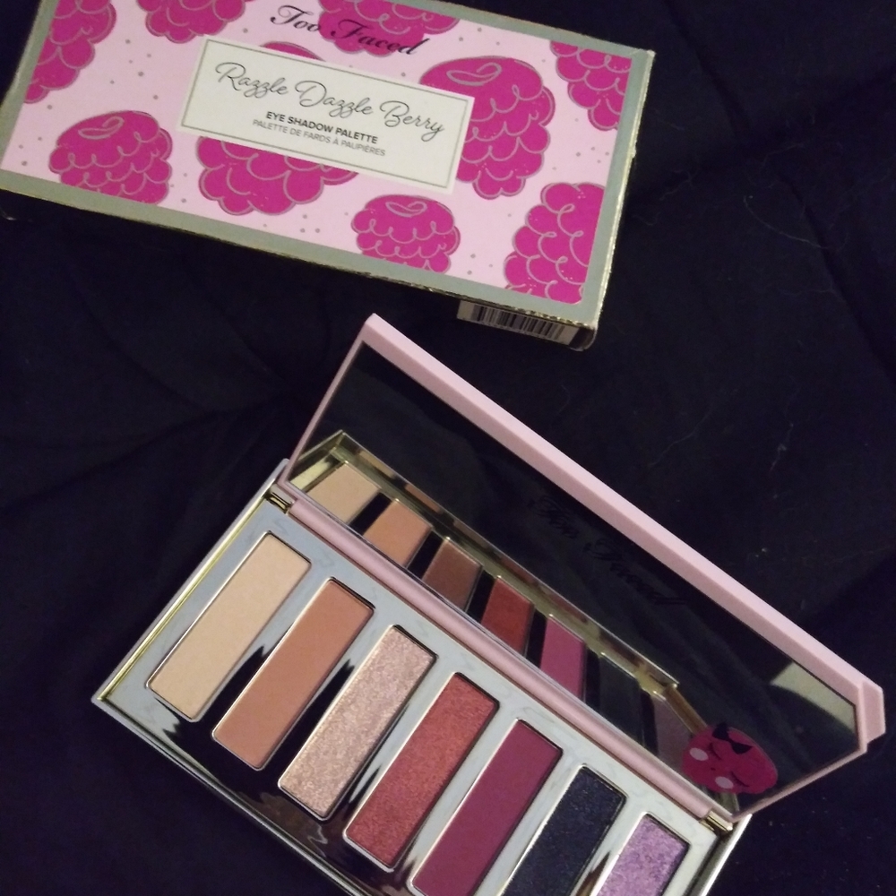 BNIB Too Faced Razzle Berry Eyeshadow Palette